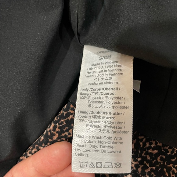 Crinkle Georgette V-Neck Dress in Brushed Texture - Picture 4 of 8